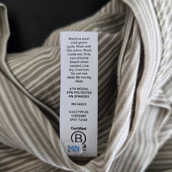 NEW Athleta Cloudlight Striped Muscle Tank Relaxed Olive Plus Size Women 2X - Picture 11 of 11